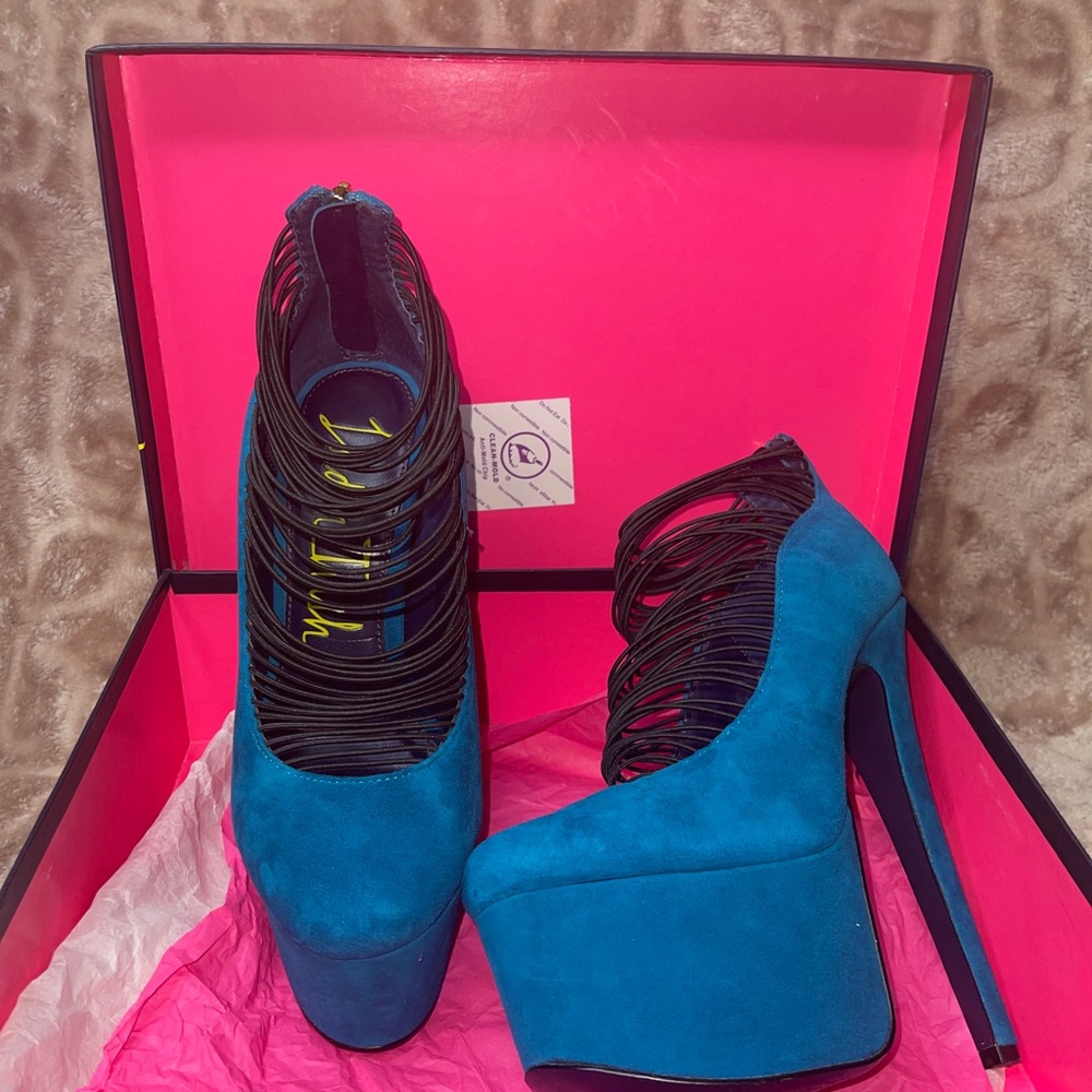 London Trash 'Ceres' Platform Pumps - Picture 5 of 7